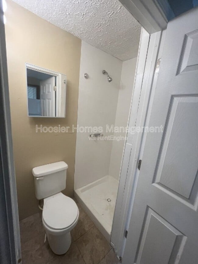 Photo - 1065 W 33rd St Unidad A2