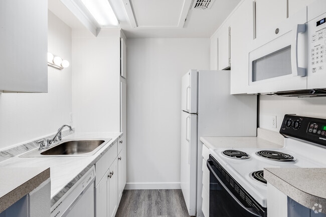 1BD, 1BA - 678SF