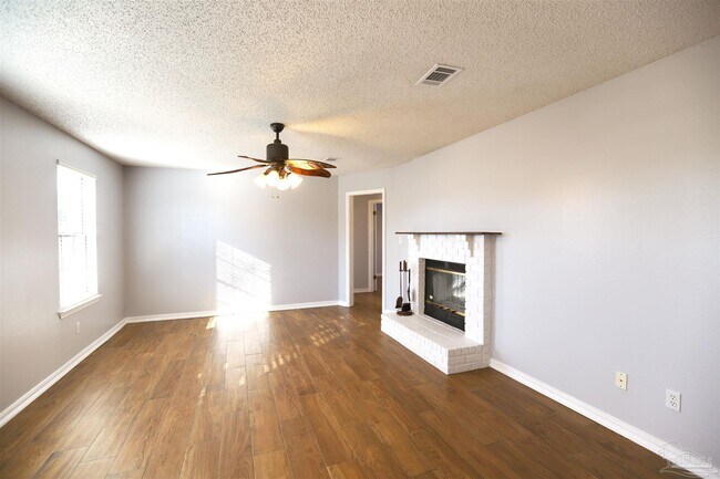 Photo - 648 Green Pine Dr