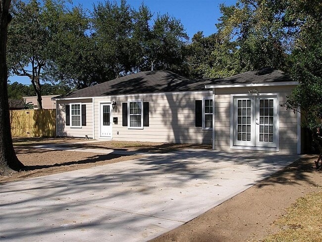 Photo - 6630 Corbin St