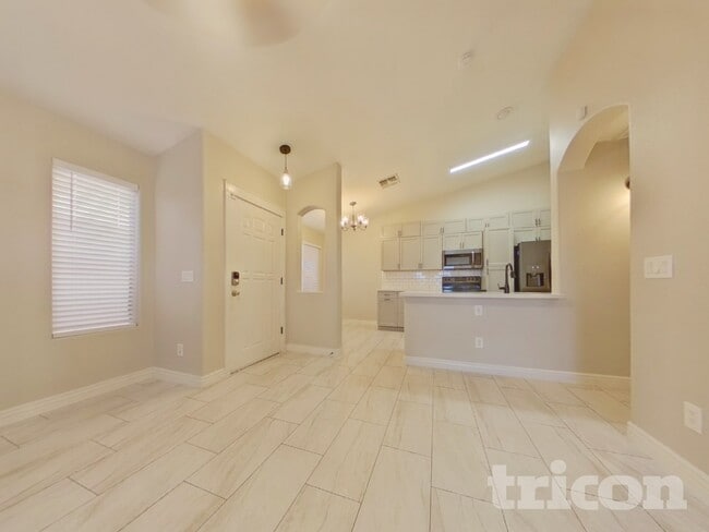 Photo - 16049 W Moreland St