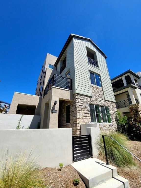 Photo - 122 Scale House