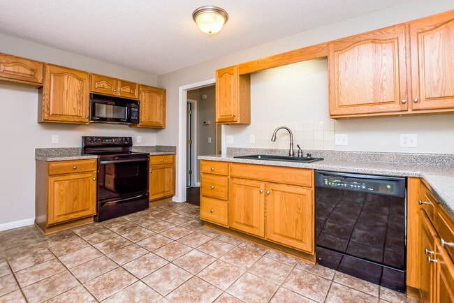 Photo - 3320 Leslie Ln