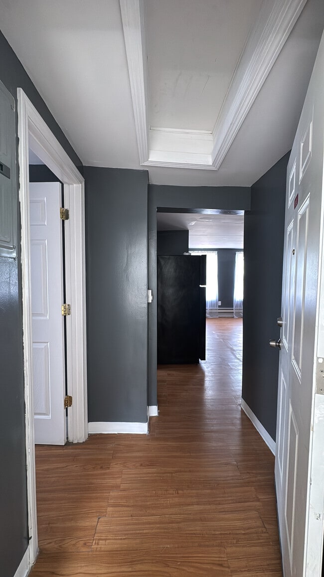 Building Photo - 37 Bennington St Unit 3 Rental