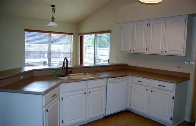 Photo - 2832 Oak Shore Rd