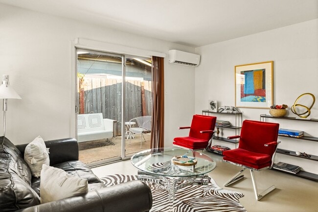 2004 Pasadena Dr Unit B