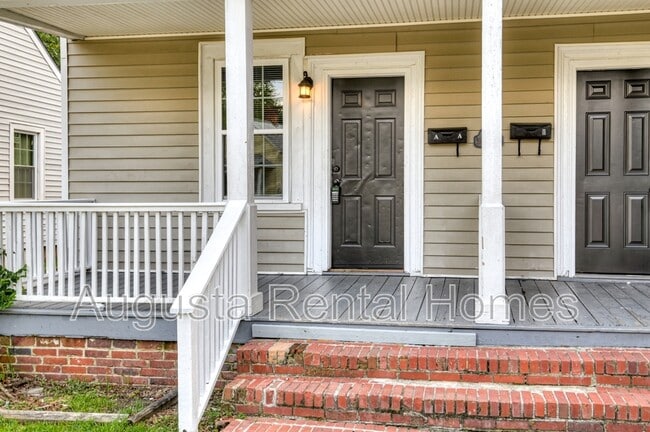 Photo - 262 Walker St