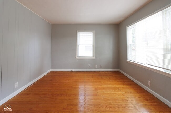 Photo - 4430 N Longworth Ave
