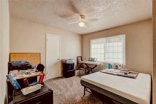 Photo - 1817 E Lindsey St Unidad 3