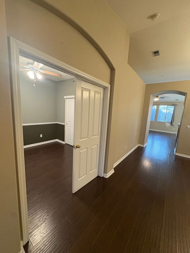 Photo - Lovely 4bed/2bath Home in West Sacramento