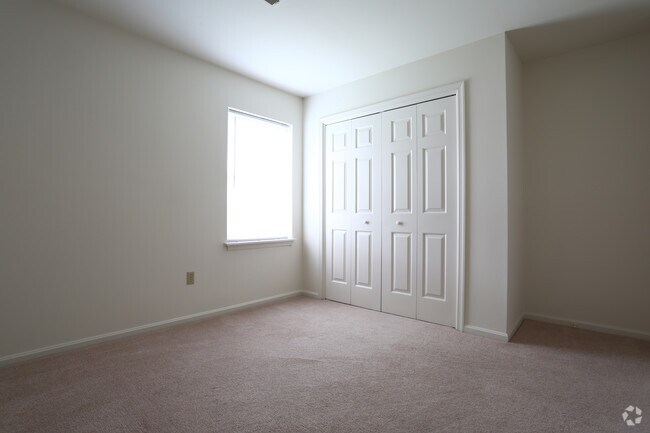 Photo - Courtside Apartments