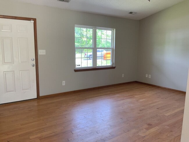 Photo - 3 Bedroom 2 Bath Home Located Between MCAS...