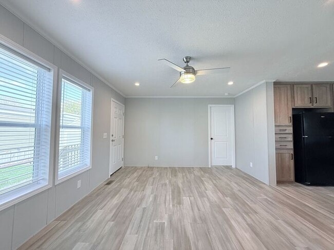 Photo - 29811 W Essex Ct