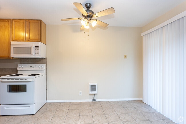 2BR,1BA - 850SF - Dining Room