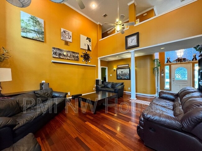 Photo - 9303 Bent Spur Ln