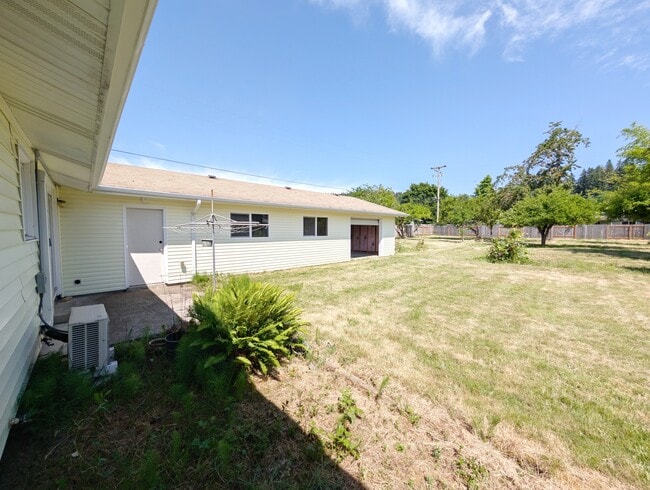 Photo - 1117 NW Oak Ave