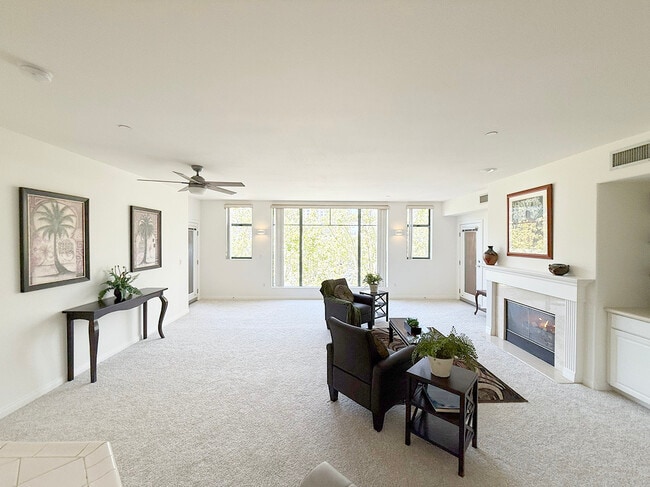 Building Photo - 144 S 3rd St Unit 529