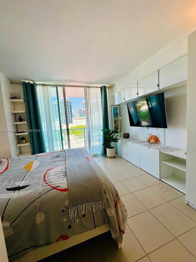 Photo - 2889 McFarlane Rd Unidad 909