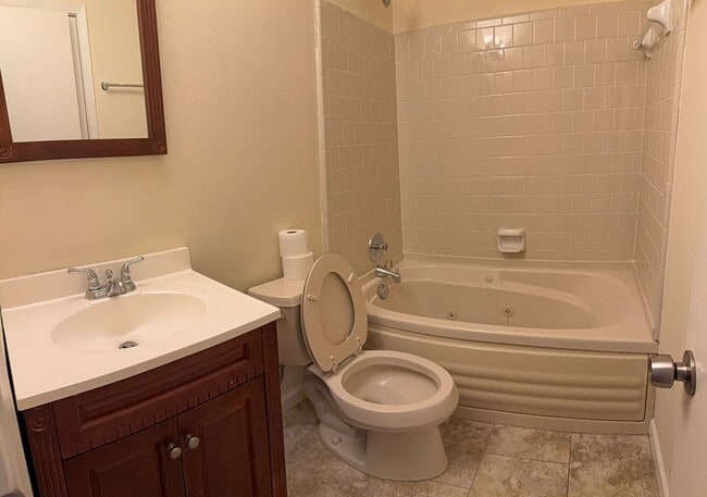 Photo - 2 Bed/2 Bath Townhouse in Norcross for Lease