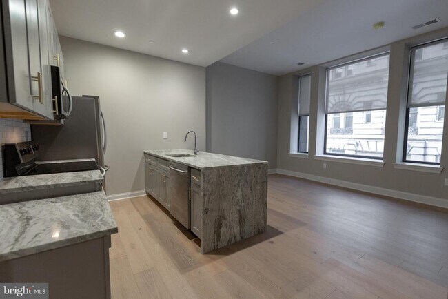 Photo - 1411 Walnut St Unit 201