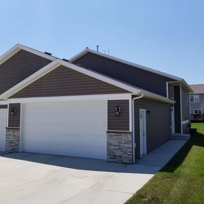 Building Photo - 4126 Normandy St Unit 4126 b