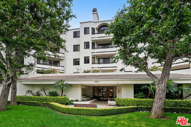 Photo - 2102 Century Park Ln Unidad 101 Rental