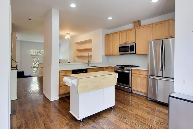 Photo - 1225 W Lexington St