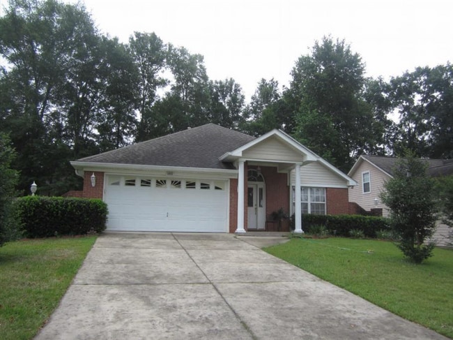 Photo - 1015 Burning Tree Way