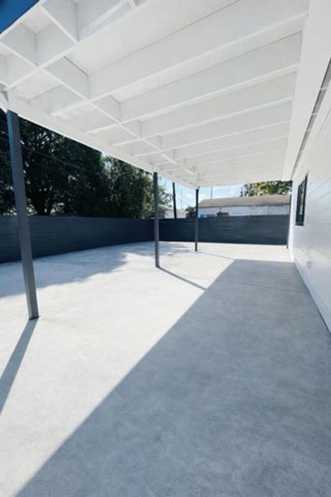 Photo - 824 Winters St