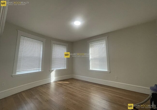 Photo - 74 Summer St