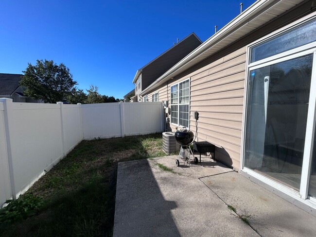 Photo - 3BR Townhouse Condo with Garage "ASK ABOUT OUR ZERO DEPOSIT"