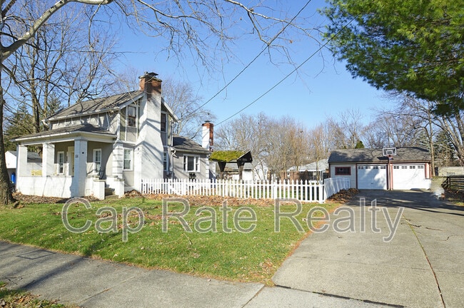 Photo - 216 Cherrington Rd