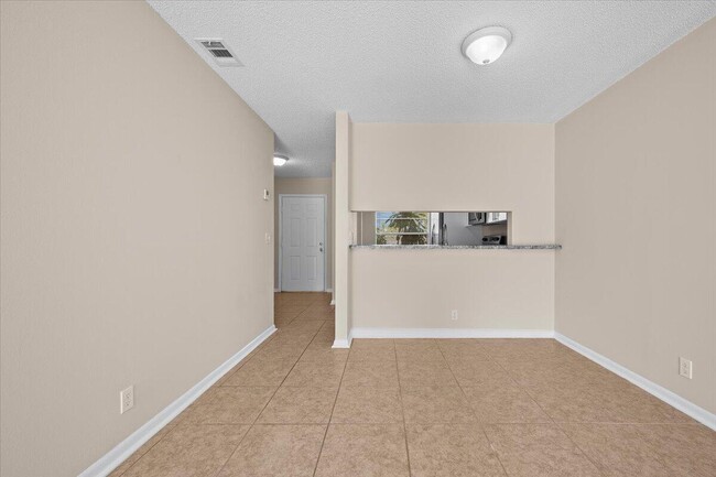 Photo - 144 Deerfield Ct