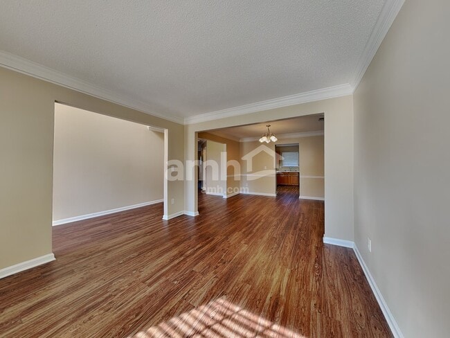 Photo - 4928 Alenja Ln