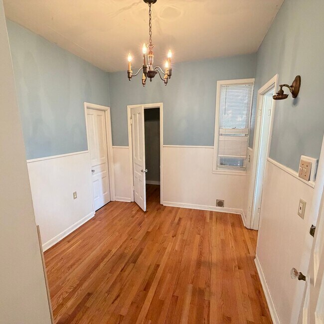 Photo - Spacious 4 Bedroom in Heritage Hill!