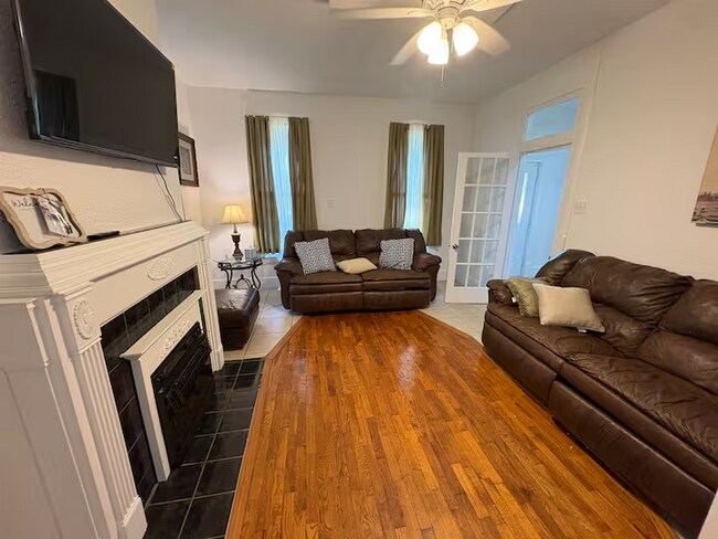 Photo - 1016 NE Quincy St