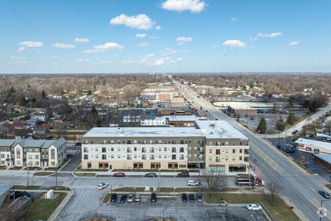 Contexto - One Fifty Seven Oak Forest