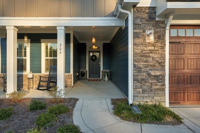 Photo - 204 Holly Springs Ct