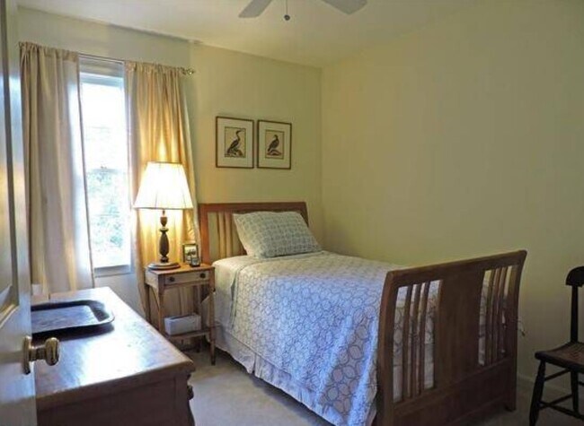 Photo - 956 Huntwood Ln