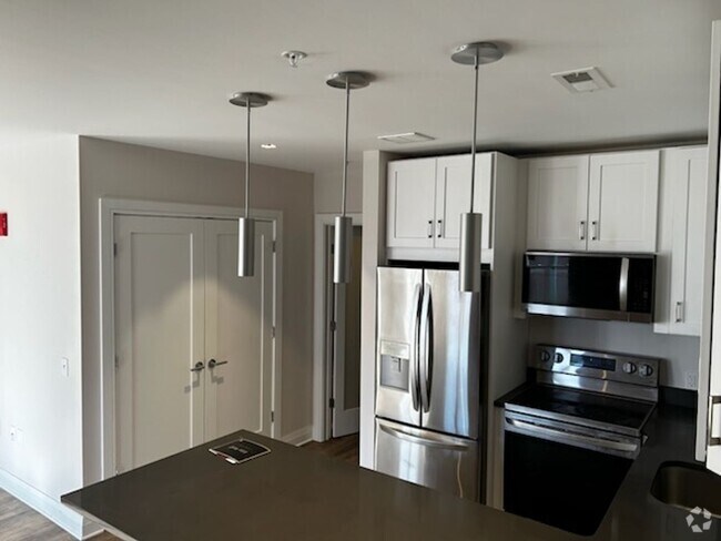 Building Photo - Welcome to Urban Elegance in the Heart of ... Unit 217 Rental