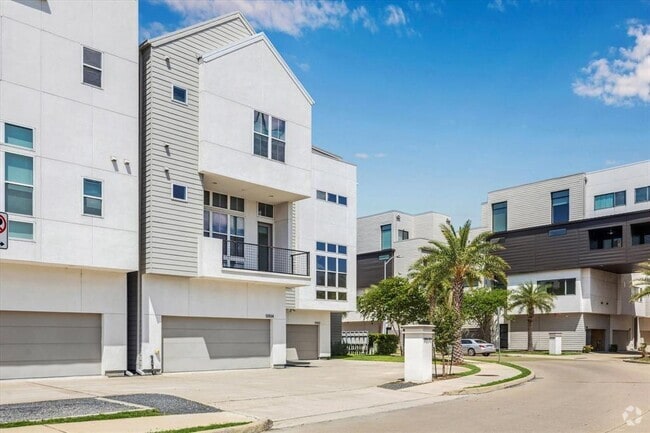 Building Photo - 5904 E Post Oak Ln Rental