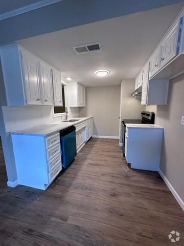 Building Photo - 921 S Valentine Dr Rental