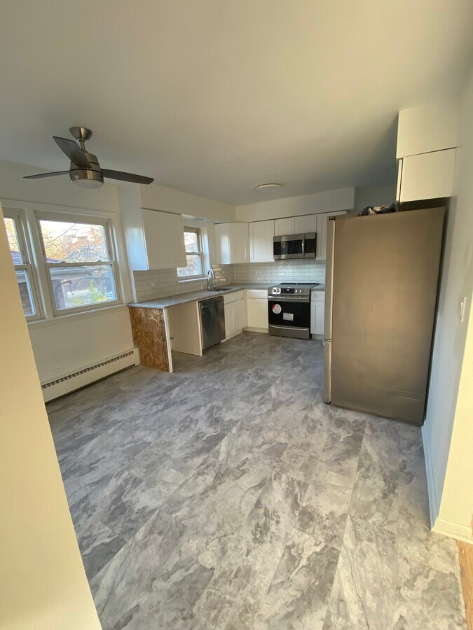 3859 Howard St Apartments Skokie, IL