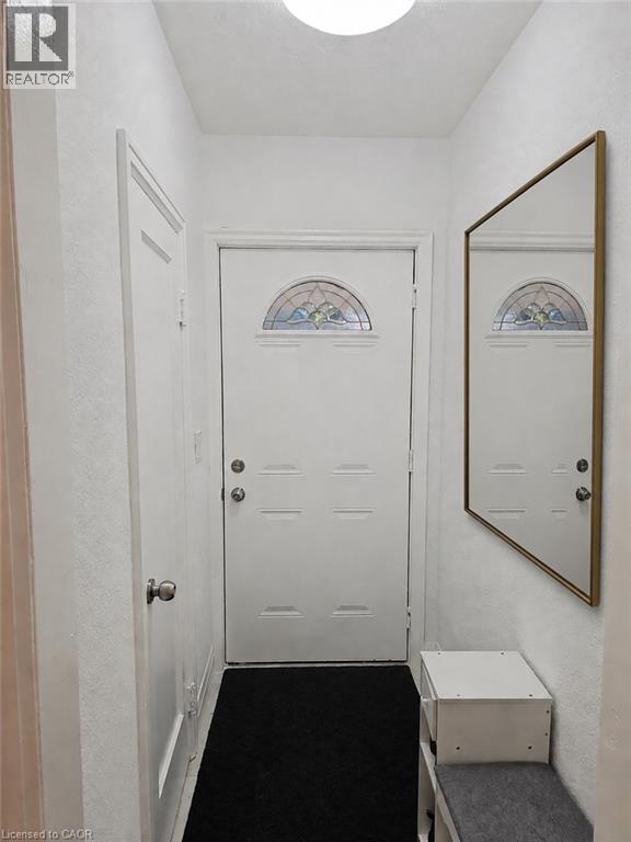 Photo - 128 Oxford St