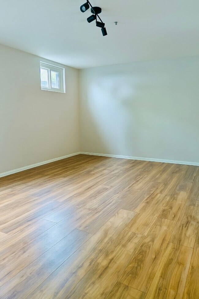 Photo - 3 Bedroom 1 Bathroom Apartment in Golden! Unidad 943B