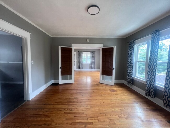 Photo - 317 Pine Ave NW