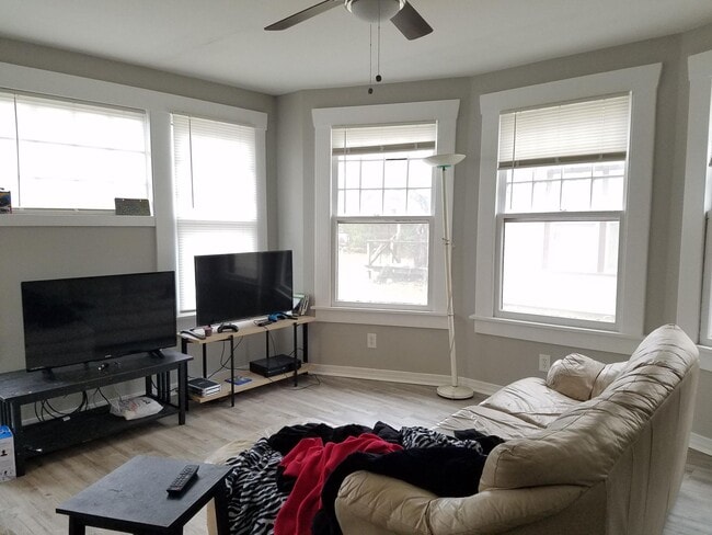 110 W Lindburg St Unit 110 W Lindburg Apt 5