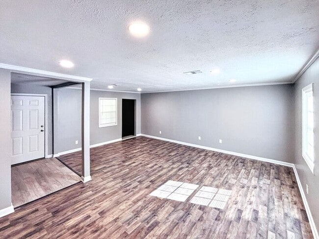 Photo - 2261 Paden St