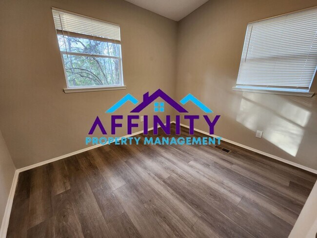 3 Bedroom / 1.5 Bath - 3 Bedroom / 1.5 Bath