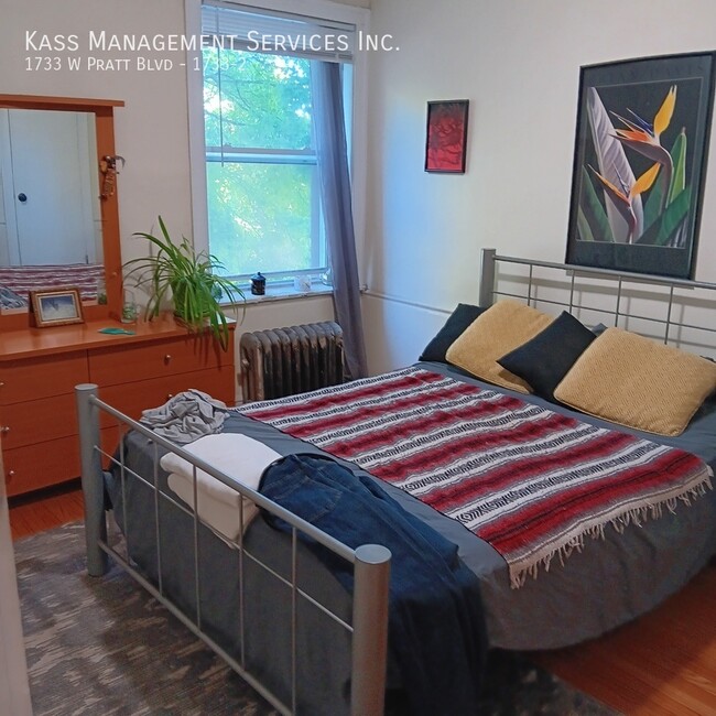 Photo - 1733 W Pratt Blvd Unit 1733-2